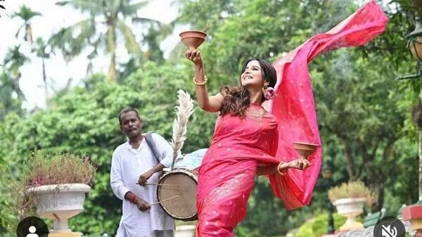 Actress,Debvhandrima Singha Roy,Tollywood,Durga Puja,Fashion