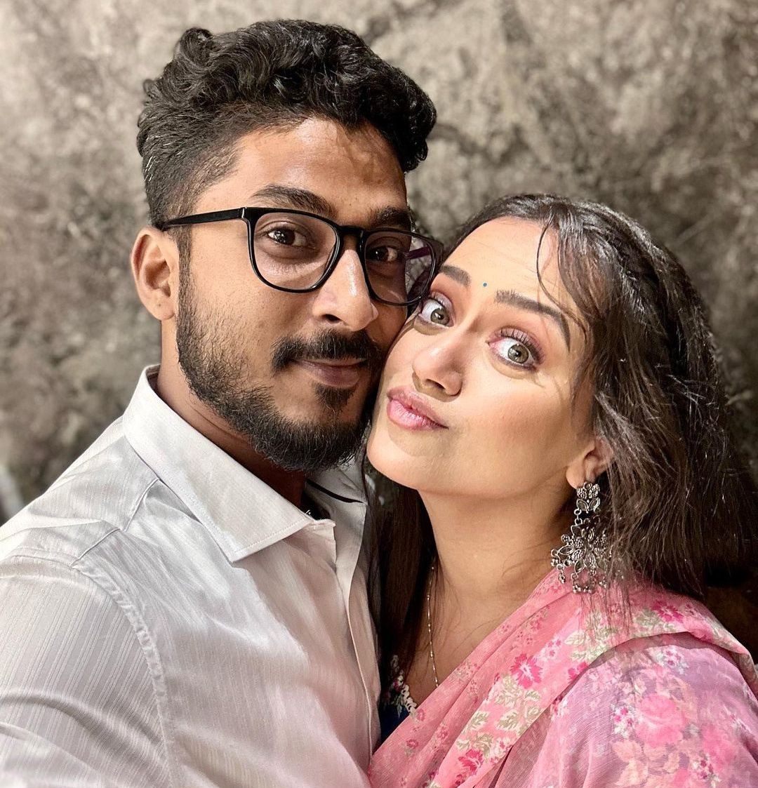 Tollywood,Bengali Serial,Anurager Chowa,Ahona Dutta,Mishka,New tattoo,Viral